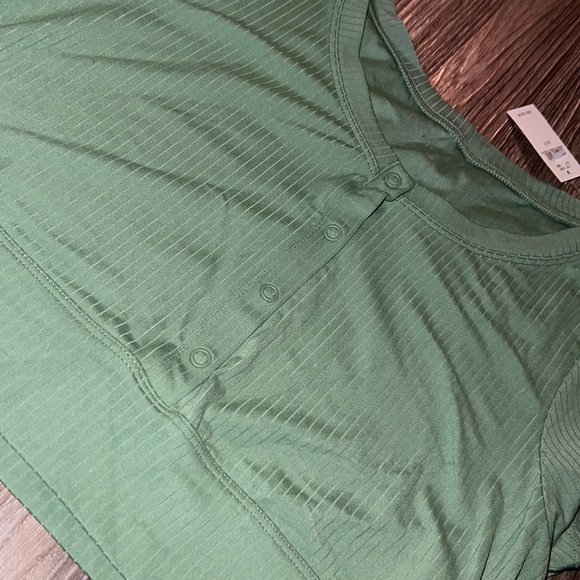 ☘️Aerie button down crop top - Picture 4 of 5